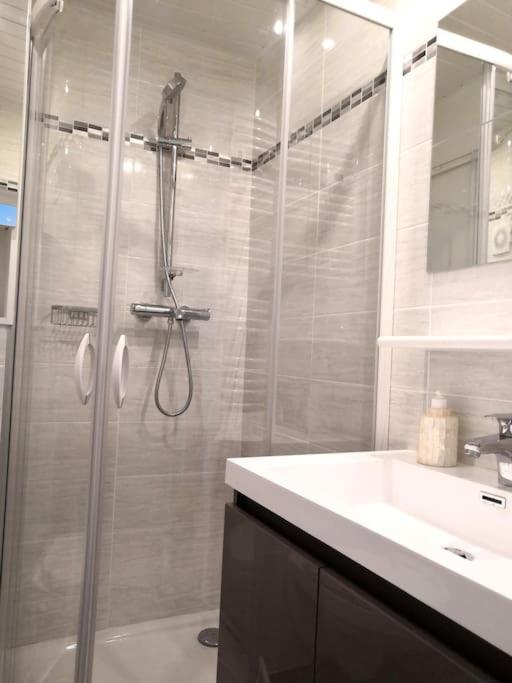 Beautifully Bright Apartment In Old Town Saint-Tropez Zewnętrze zdjęcie