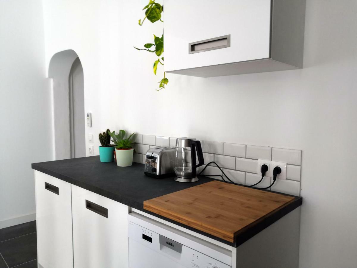 Beautifully Bright Apartment In Old Town Saint-Tropez Zewnętrze zdjęcie