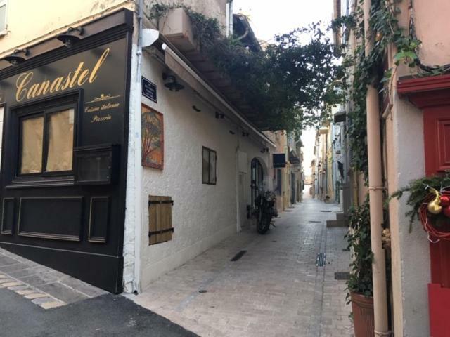 Beautifully Bright Apartment In Old Town Saint-Tropez Zewnętrze zdjęcie